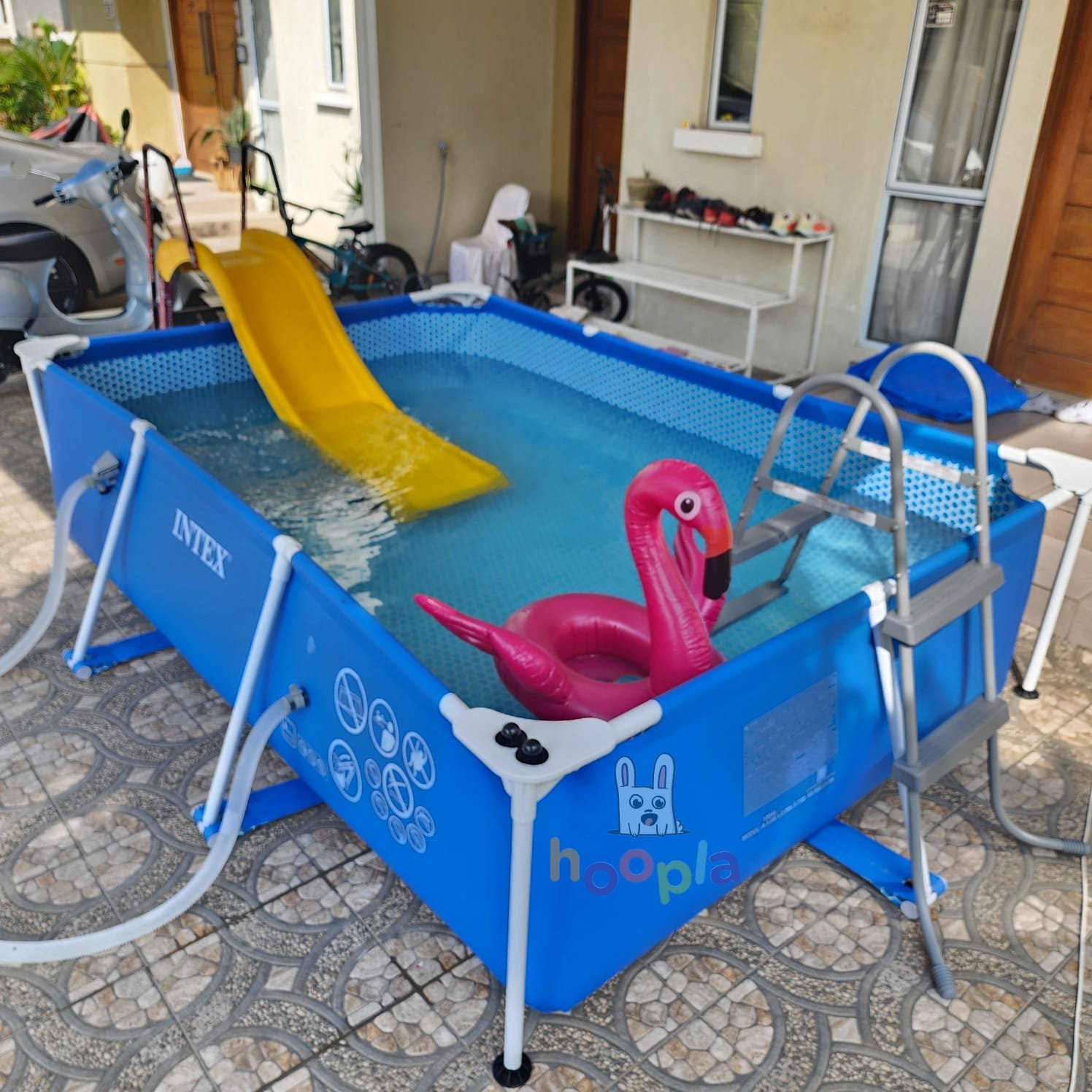 Kolam Renang dan Fiber Slide