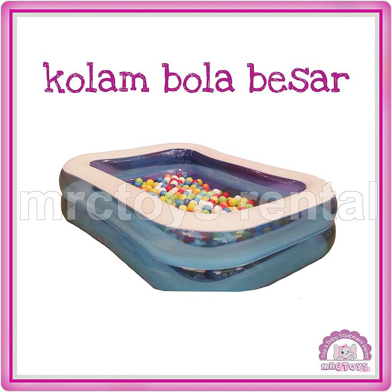 Kolam Bola Besar